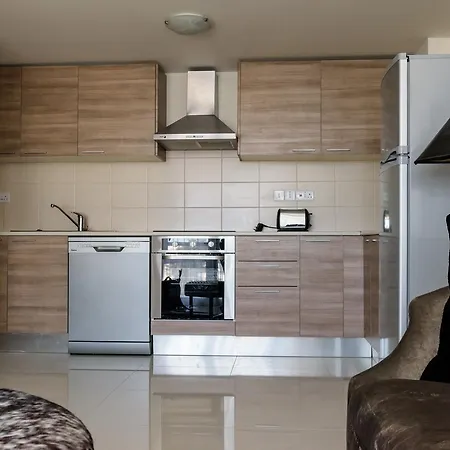 Zavos Marathon Apartment