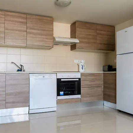 Zavos Marathon Apartment Limassol